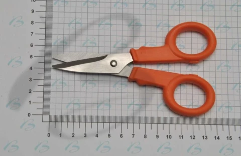 5 INCH LEATHER AND UPPER SCISSOR TOOL WITH PLASTIC HANDLE 