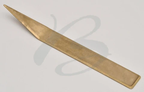 BRASS TOOL FOR LEATHER  17 mm   LACQUERED 